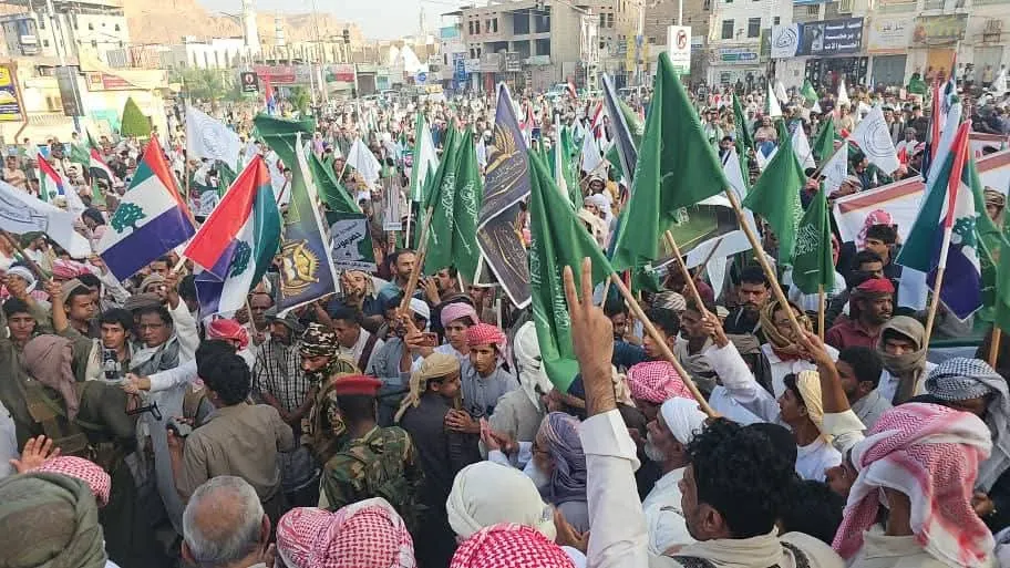 وقفة تضامنية في سيئون دعماً للمملكة العربية السعودية