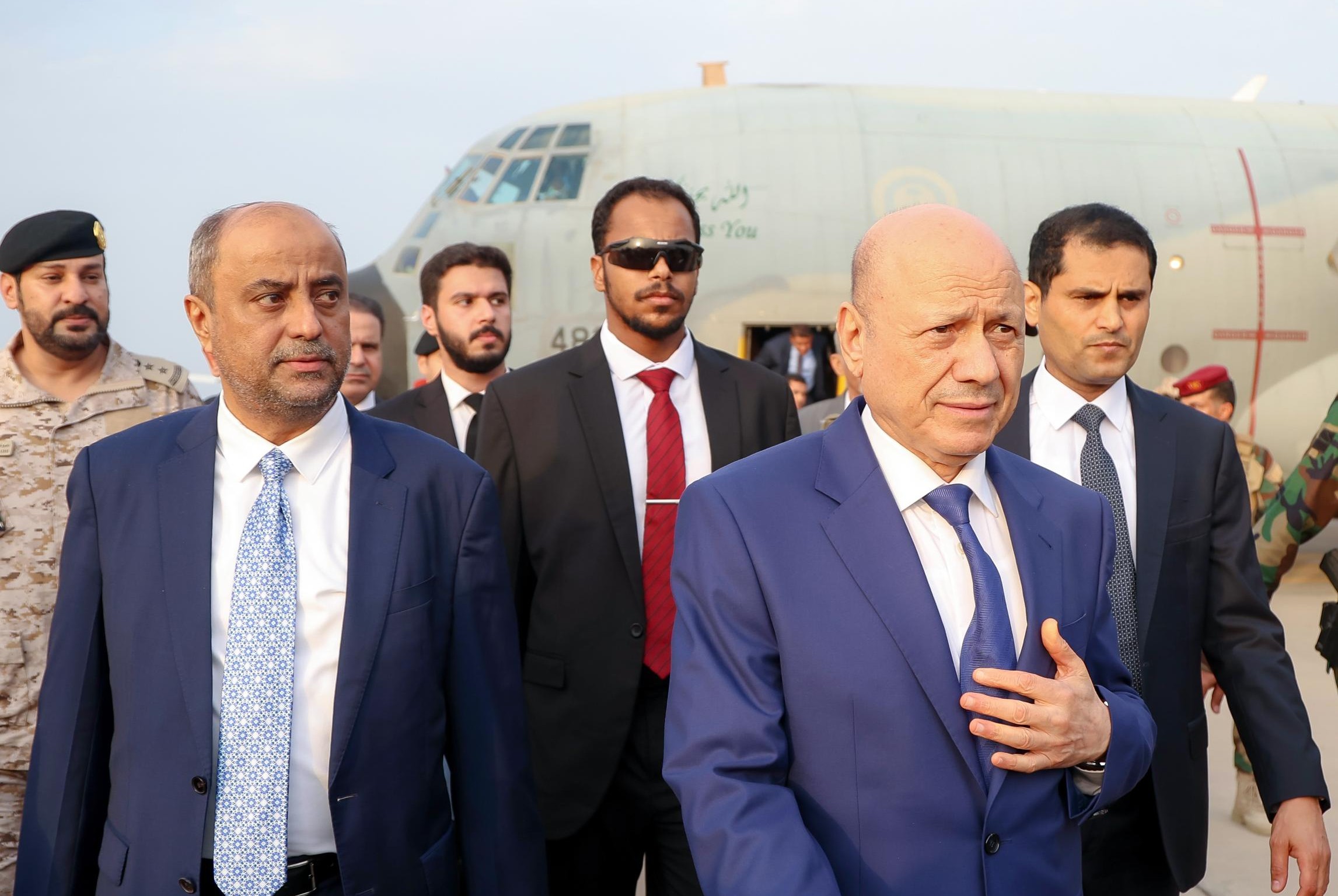 العليمي يصل إلى عدن بعد جولة خارجية مثمرة شملت موسكو وبغداد والرياض