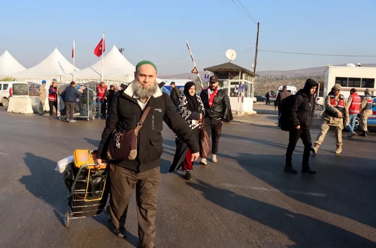 عودة واسعة للاجئين السوريين من تركيا بعد سقوط نظام الأسد