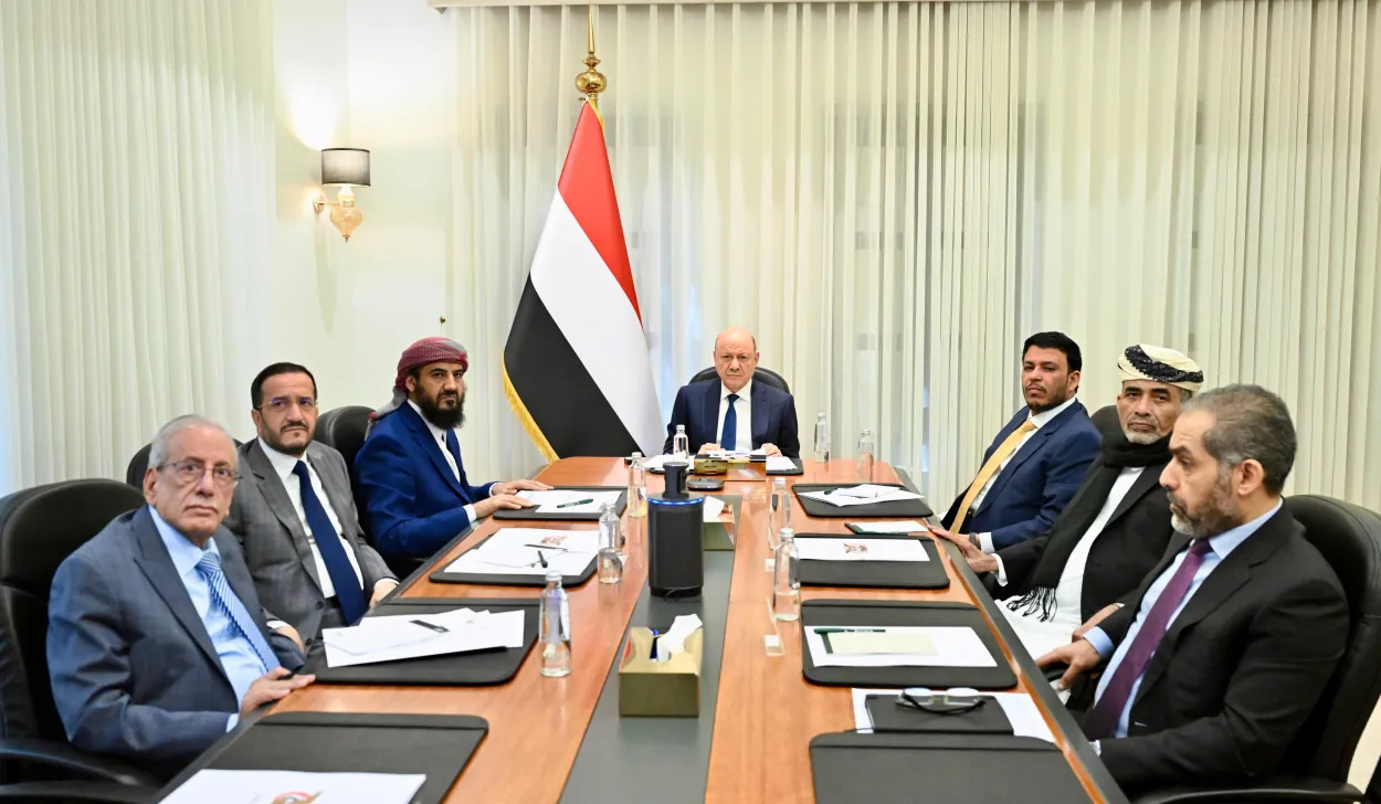 العليمي والزنداني يبحثان التطورات الاقتصادية والأمنية ويشددان على مكافحة التهريب وتجفيف تمويل الحوثيين