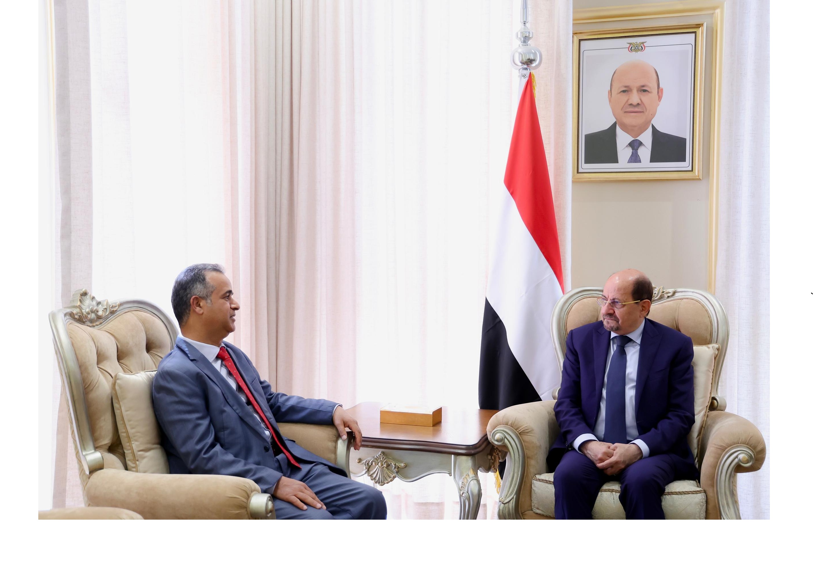 رئيس الوزراء د. شائع الزنداني يستقبل السفير الليبي ويؤكد عمق العلاقات الأخوية بين البلدين