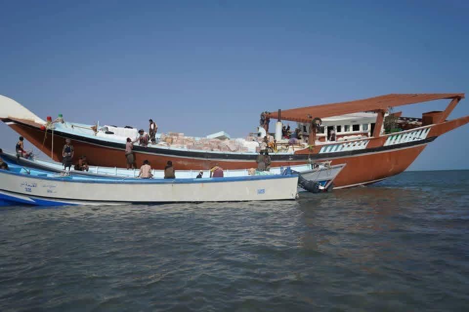 إحباط محاولة تهريب أدوية إيرانية قبالة باب المندب وضبط خمسة بحارة