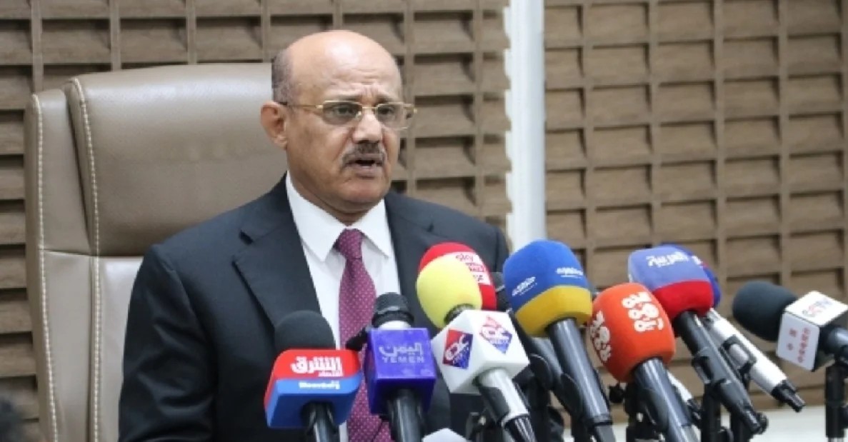 البنك المركزي يضرب بيد من حديد لإعادة الانضباط إلى سوق الصرافة في عدن