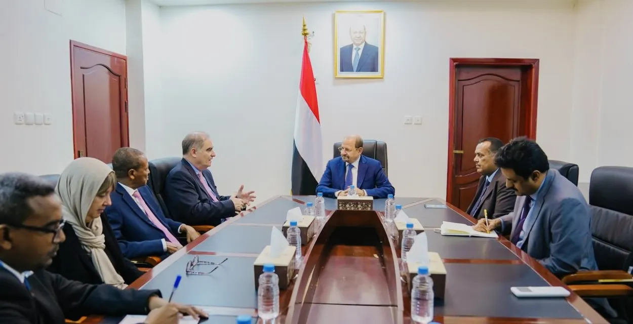 رئيس الوزراء الدكتور شائع الزنداني: التصعيد الحوثي وتزايد النزوح يضعان المجتمع الدولي أمام مسؤولية مضاعفة