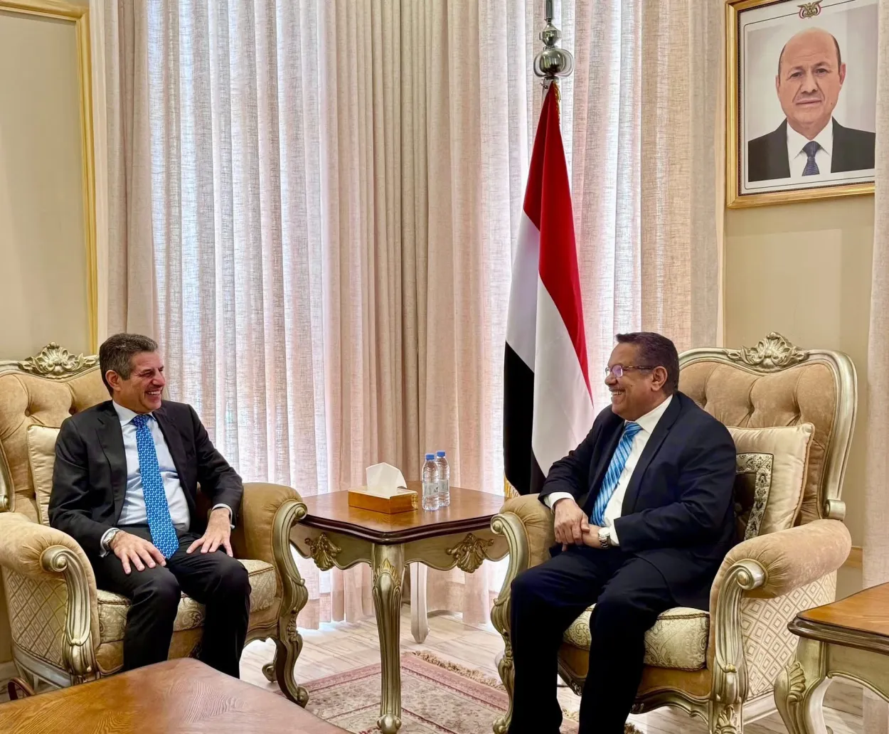 رئيس مجلس الشورى يبحث مع السفير الأمريكي تعزيز التعاون السياسي والاقتصادي