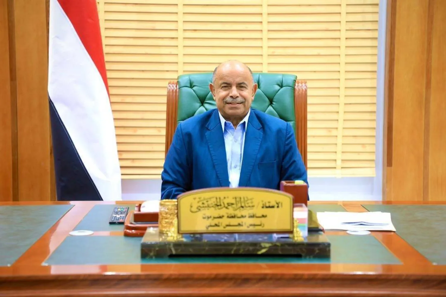 الخنبشي يعلن مشروع ربط كهربائي مع السعودية ودمج أكثر من 16 ألفاً في المنظومة  الأمنية بحضرموت
