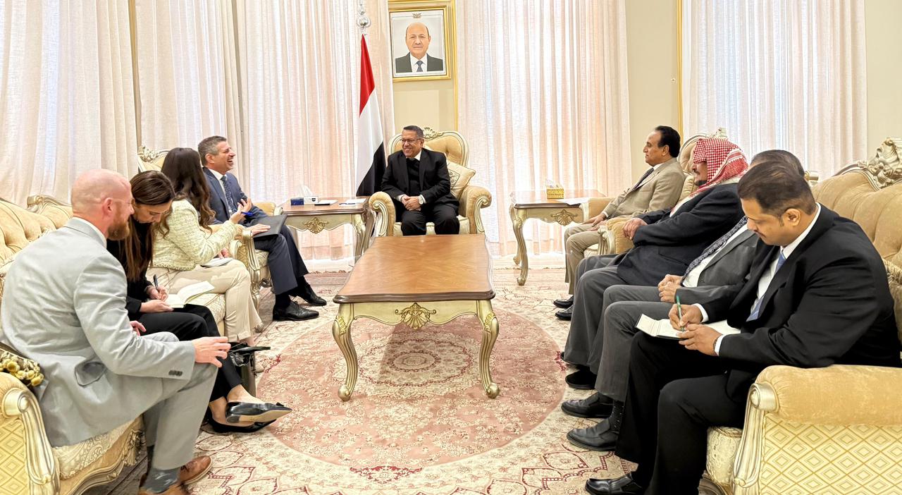 رئيس مجلس الشورى يبحث مع السفير الأمريكي تطورات الأوضاع في اليمن