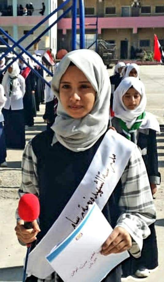 طفلة يمنية تتأهل على مستوى الجمهورية بمنهجيات البحث العلمي