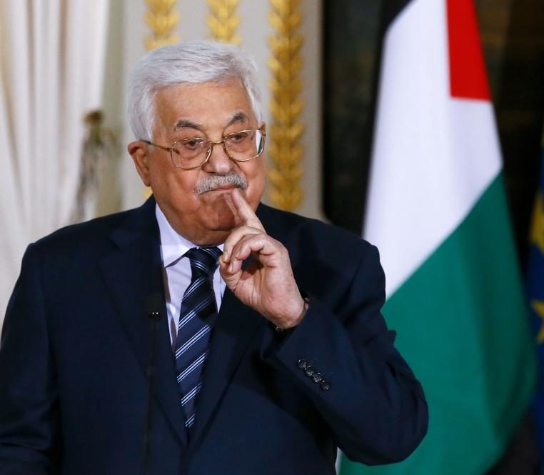 الرئيس عباس يؤكد على حق الفلسطنيين بالدفاع عن أنفسهم