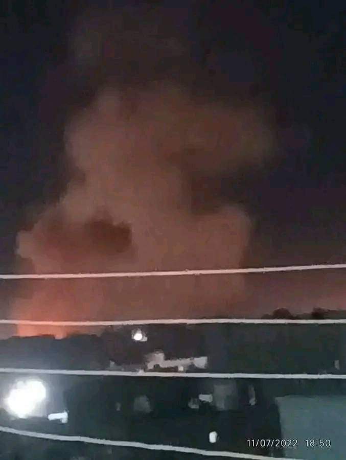 انفجار بمخزن للأسلحة بمارب جراء هجمات الحوثيين