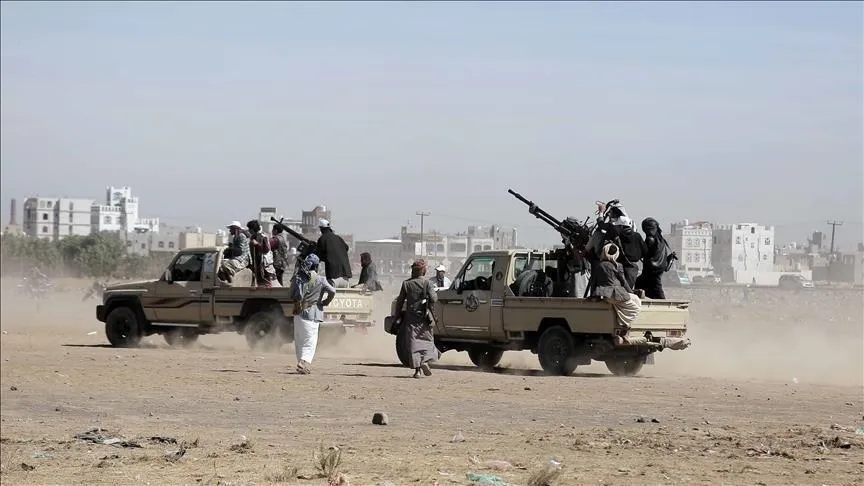 اليمن يحذر الحوثيين من الانخراط في مغامرات عسكرية لخدمة إيران