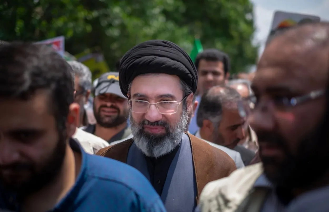 مجلس خبراء القيادة في إيران يعلن تعيين مجتبى خامنئي قائدًا للبلاد خلفًا لوالده