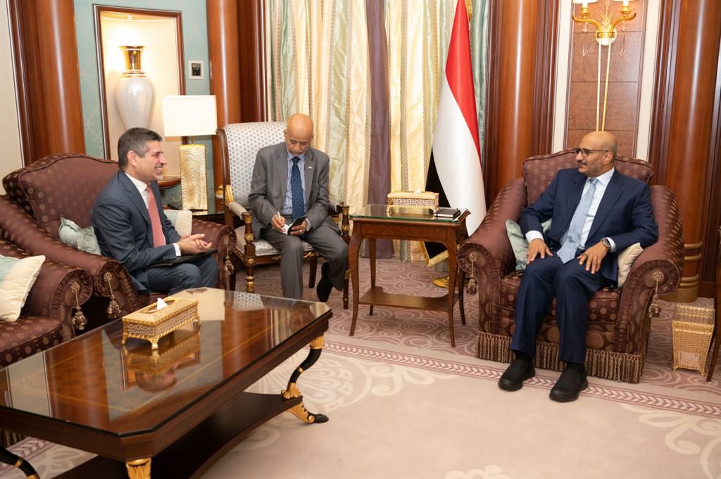صالح يلتقي سفيري أمريكا والنرويج لدى اليمن