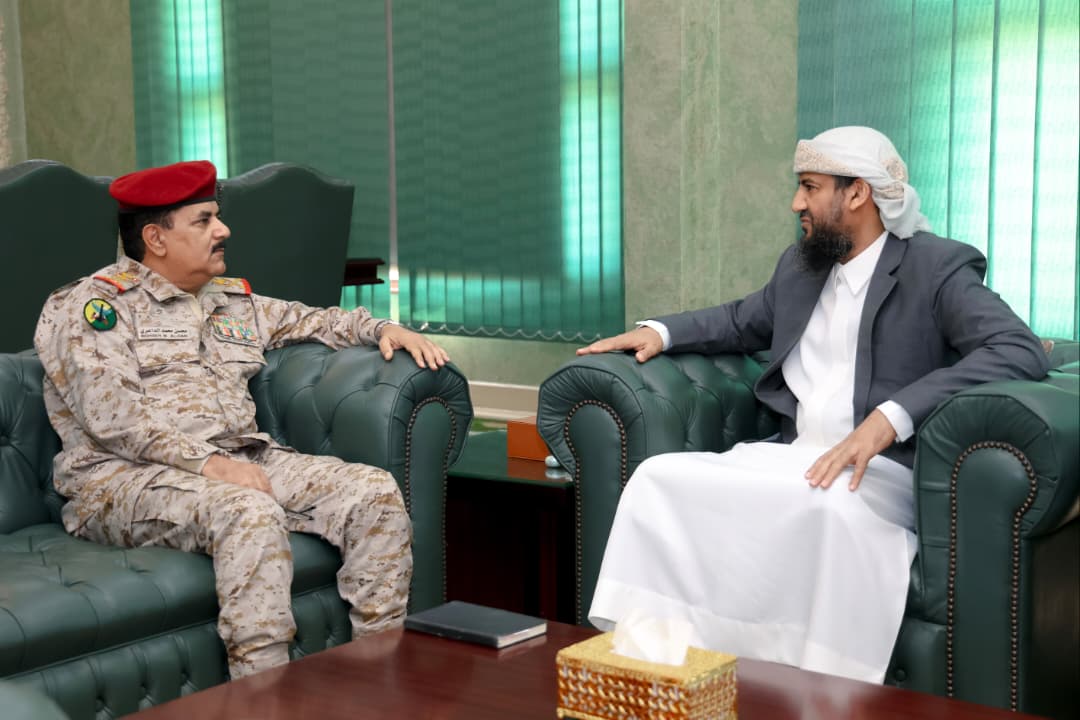 المحرّمي يلتقي وزير الدفاع لمناقشة الأوضاع العسكرية وسط خذلان بشأن اجتياح الانتقالي