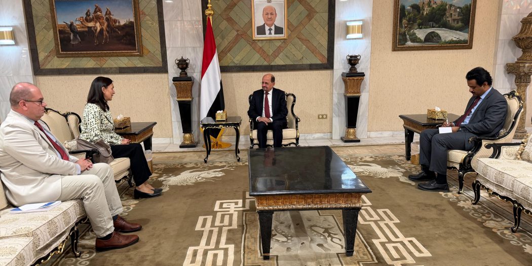 وزير الخارجية يبحث مع بعثة "أونمها" تعزيز جهود تنفيذ اتفاق الحديدة