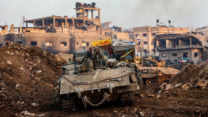 انتشال نحو 100 شهيد بعد انسحاب الاحتلال من حيين بغزة