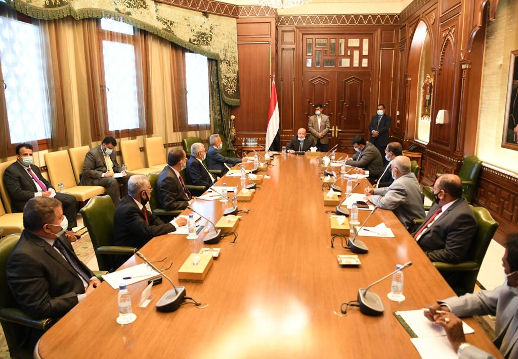 الرئيس هادي يجتمع بالقيادات العليا للسلك القضائي 