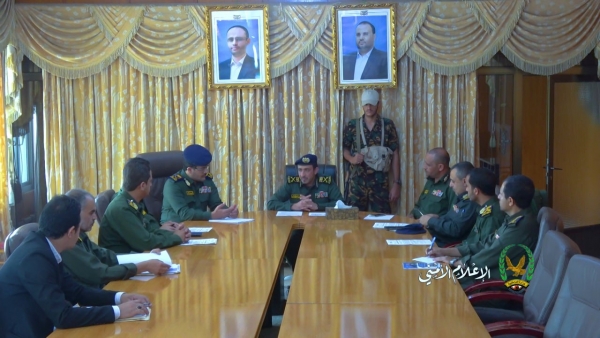 الحوثيين يقرورن فصل أكثر 900 ضابط في وزارة الداخلية 