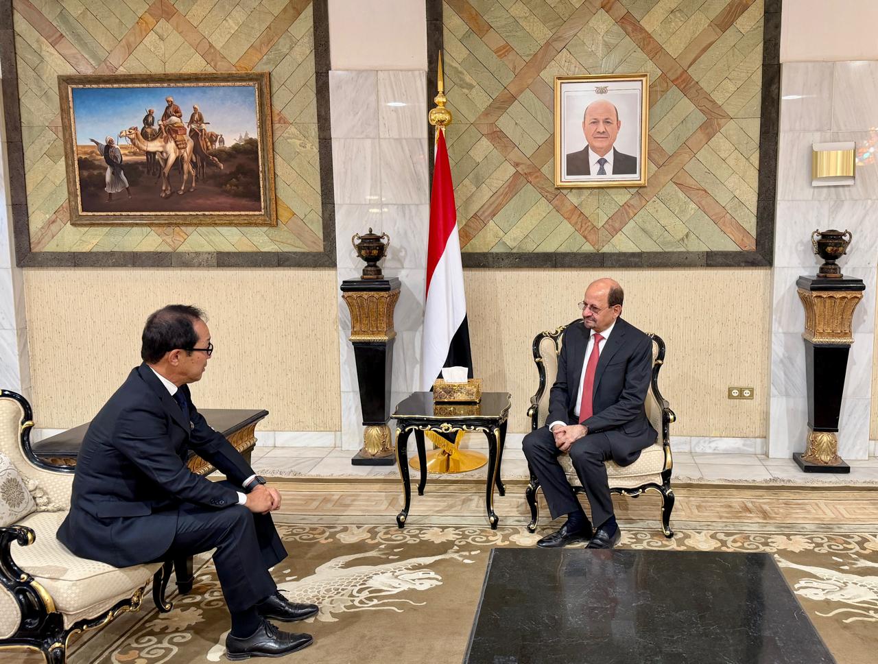 الزنداني يبحث مع السفير الياباني والقائم بالأعمال الصيني تعزيز التعاون الثنائي ودعم جهود الاستقرار في اليمن