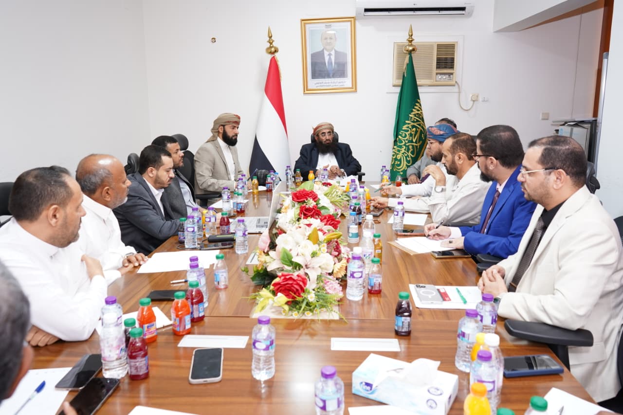 وزير الأوقاف الشيخ الوادعي يقود تحضيرات مبكرة لموسم حج 1447هـ ويؤكد جودة الخدمات والانضباط المؤسسي