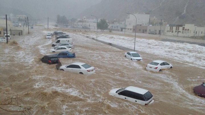 وفاة 77 شخصا في 16 محافظة جراء السيول في اليمن