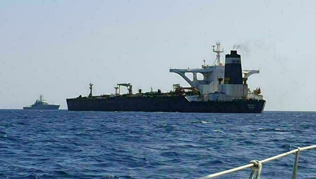 الحوثيون يتهمون التحالف باحتجاز سفينة نفط