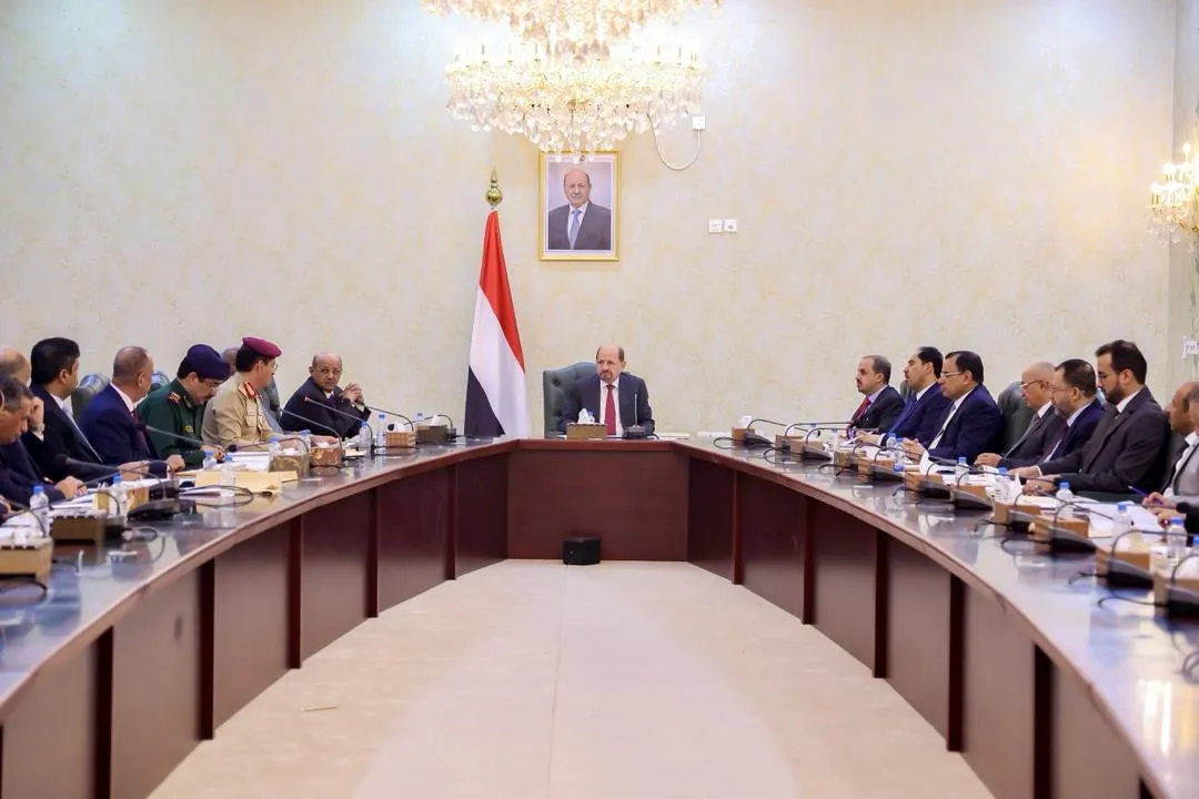 الزنداني يقود حزمة إصلاحات معيشية واقتصادية.. الحكومة تقر بدل غلاء 20% وتصرف العلاوات المتأخرة