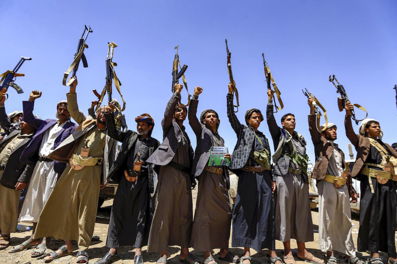 بريطانيا تدرس إدراج جماعة الحوثي كمنظمة ارهابية 