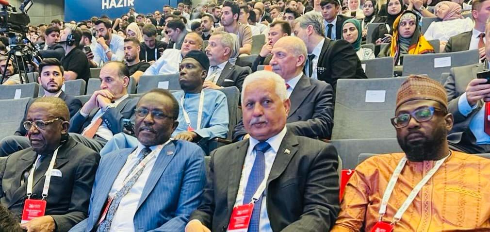 السفير اليمني في تركيا يشارك في منتدى شباب منظمة التعاون الإسلامي بحضور الرئيس أردوغان