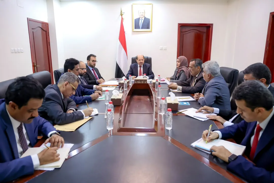 رئيس الوزراء الدكتور الزنداني  يترأس أول اجتماع للجنة الوزارية للإصلاح المؤسسي في عدن
