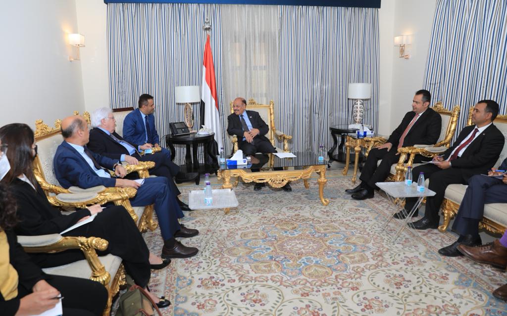 نائب الرئيس ورئيس الوزراء يبحثون مع المبعوث الأممي جهود إحلال السلام في اليمن