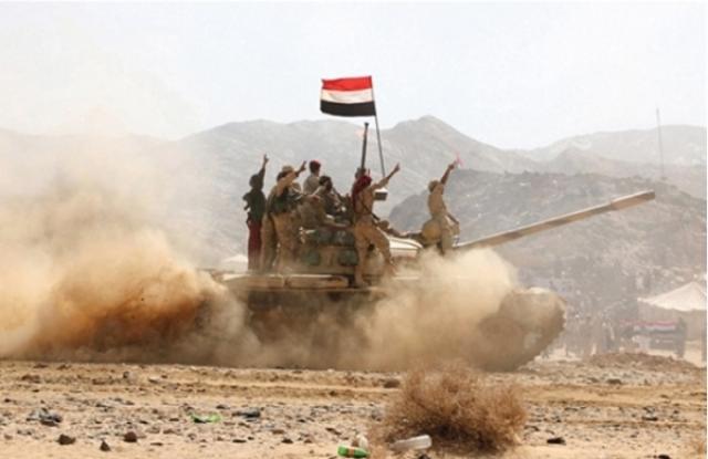 اندلاع اشتباكات عنيفة بين قوات الجيش ومليشيا الحوثي في جبهات عدة بتعز