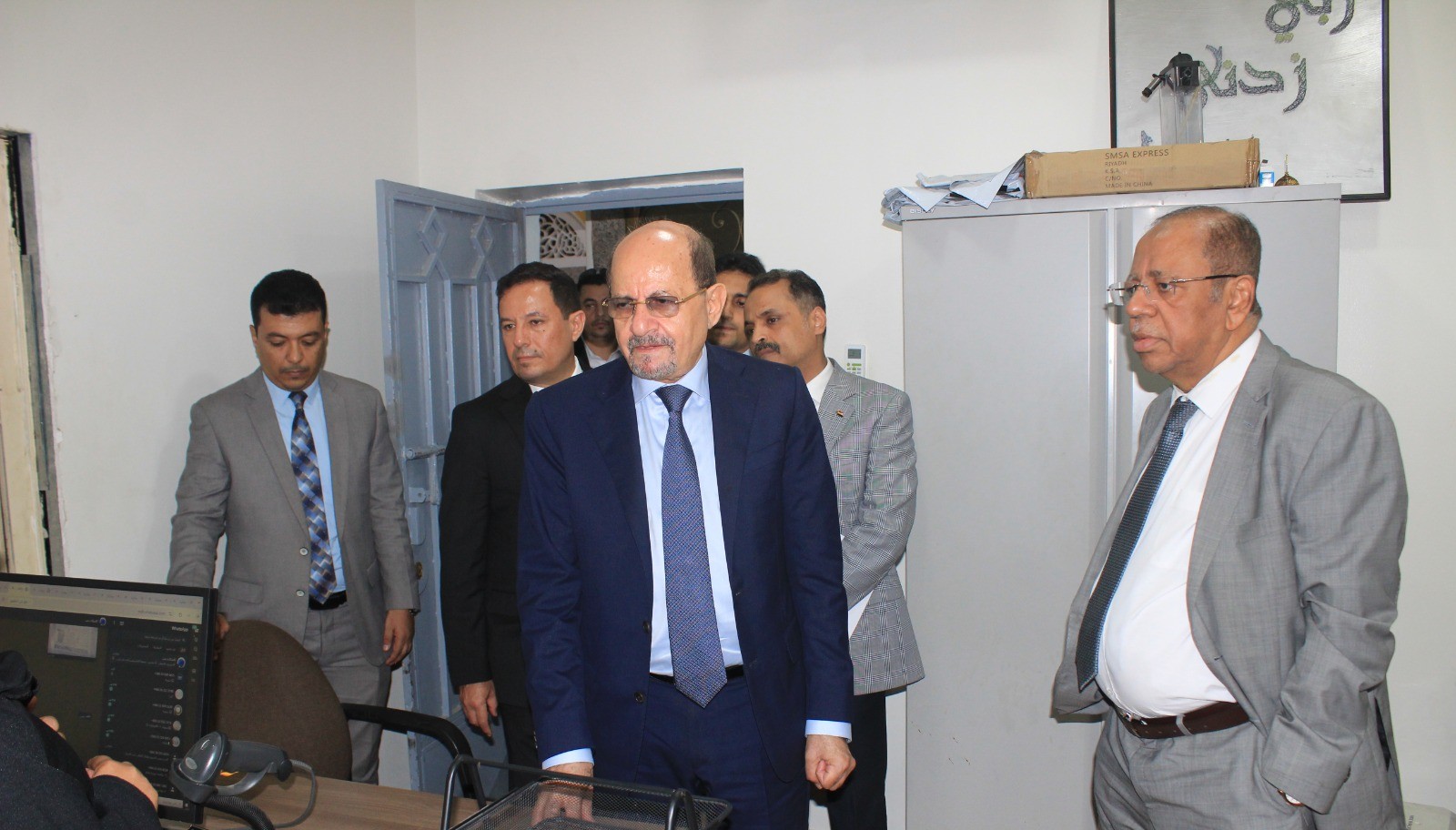الزنداني يزور القنصلية اليمنية بجدة ويشدد على تحسين خدماتها قبل عودته إلى عدن