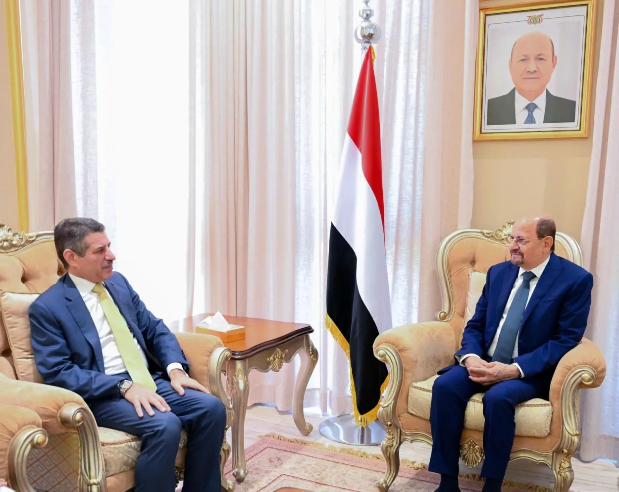 رئيس الوزراء الزنداني يستقبل السفير الأمريكي فاجن لبحث تعزيز العلاقات الثنائية