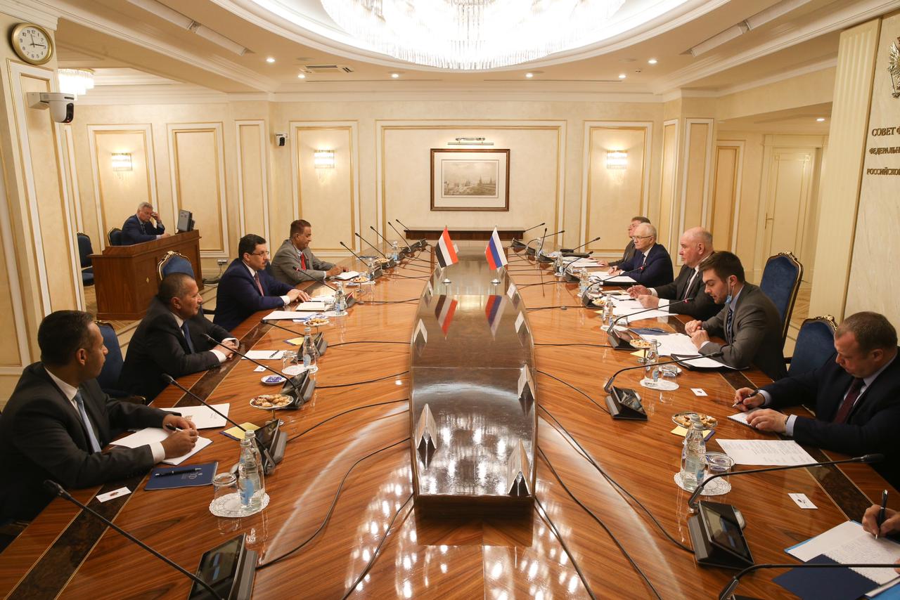 بن مبارك يؤكد على أهمية تنفيذ اتفاق الرياض وتوحيد المؤسستين الامنية والعسكرية