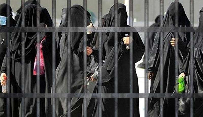 اعتقال نساء منتصف الليل يثير موجة استياء في صنعاء وسط تساؤلات قانونية وحقوقية