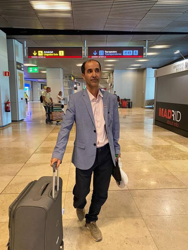 وصول سياسي وأكاديمي يمني إلى اسبانيا بعد محاولات لاعادته إلى عدن