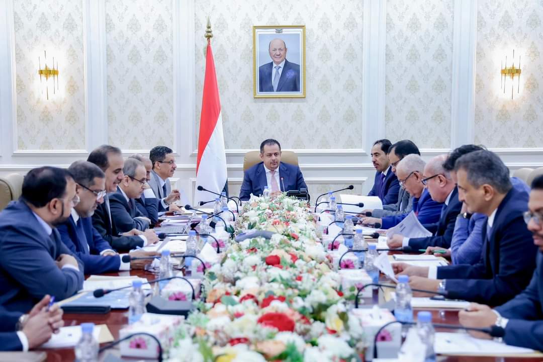 الحكومة تتهم الحوثيين بالقرصنة واستغلال القضية الفلسطنية
