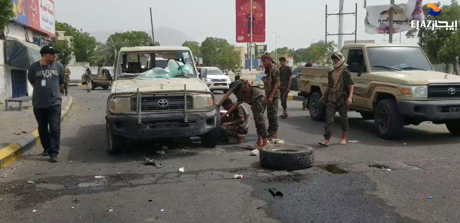 مقتل 3 من مرافقي مدير أمن لحج اللواء صالح السيد بانفجار سيارة مفخخة بعدن (صور)