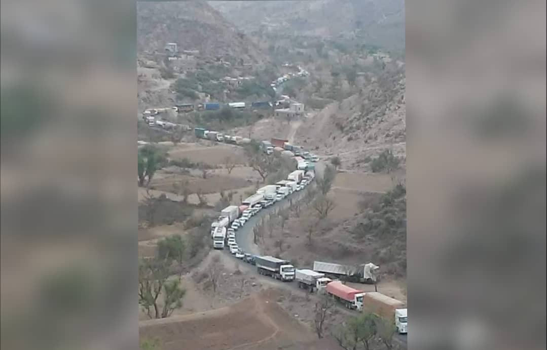 بسبب مماطلة الحوثيين تعثر جهود محلية لفتح طريق الفاخر بين إب والضالع