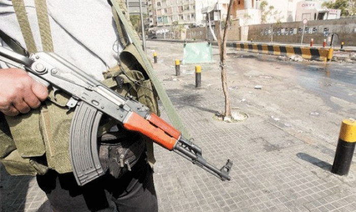 مقتل شخص وإصابة طفل جراء اشتباكات وقعت بوسط مدينة تعز