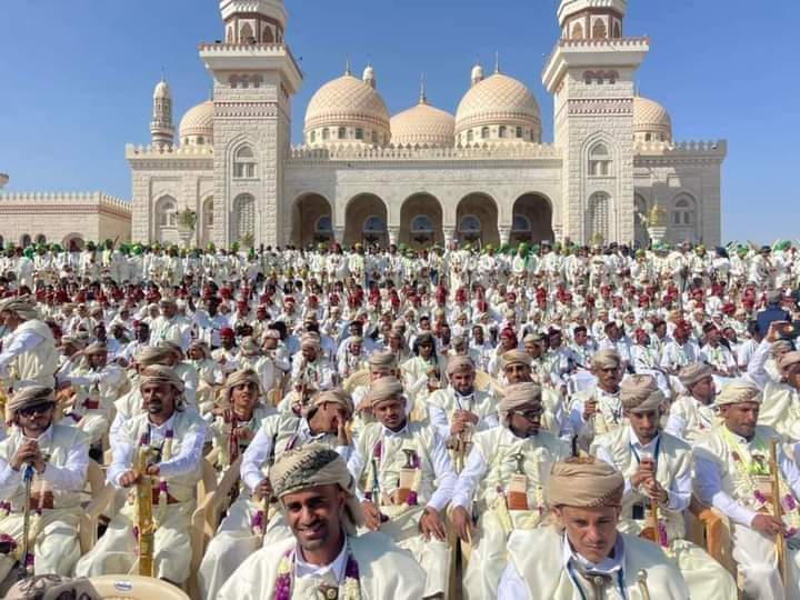 الحوثيون يحتفلون بزواج جماعي لأنصارهم في صنعاء 